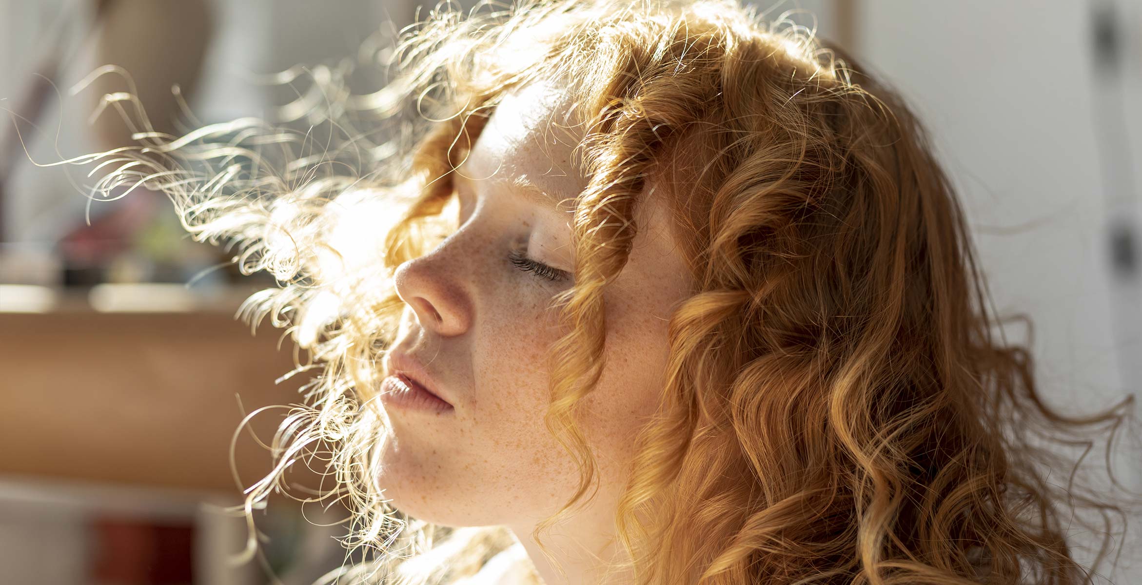 pelo seco y encrespado